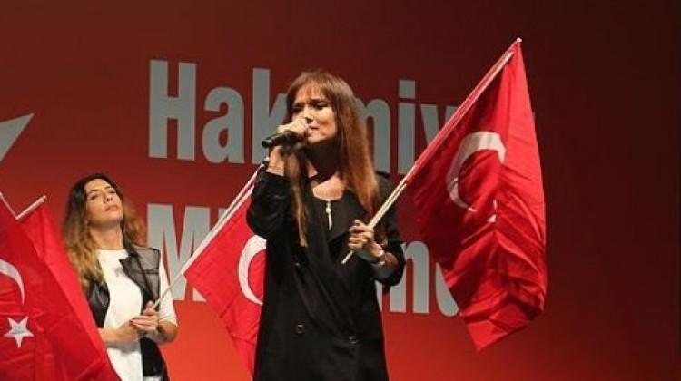 Demet Akalından 15 Temmuz kararı Demet Akalından 15 Temmuz kararı