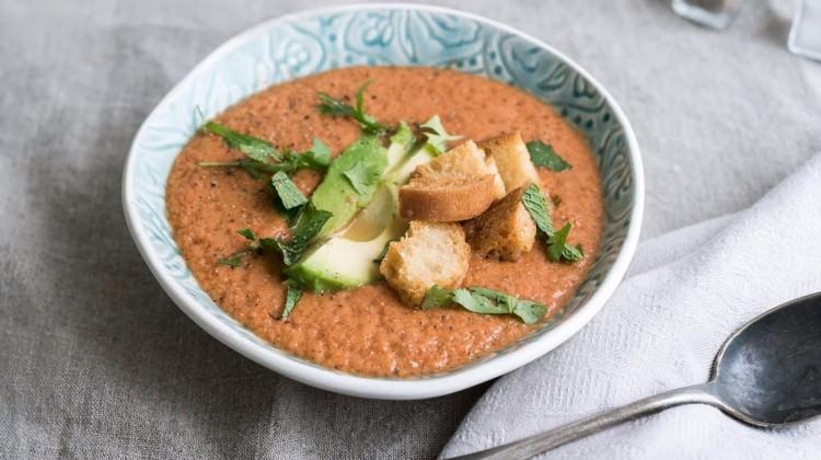 Karpuzlu ve domatesli gazpacho tarifi