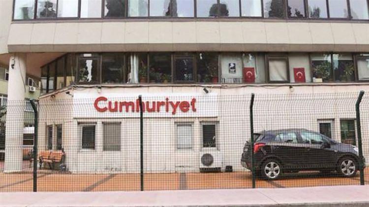 Cumhuriyet gazetesinden darbe tehdidi