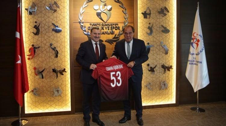 TFF'den Gençlik ve Spor Bakanı Bak'a ziyaret