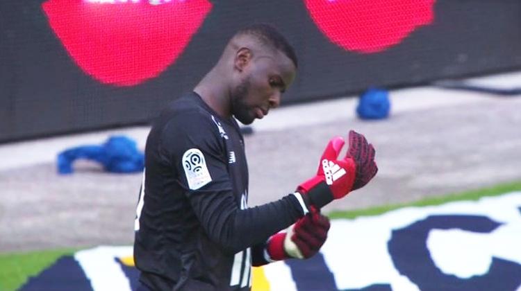 Futbol sahalarında eşi benzeri görülmemiş olay!