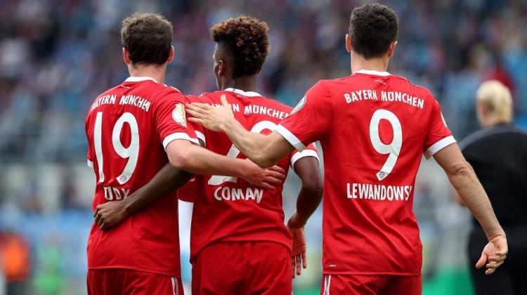 Bayern Münih kupada gol oldu yağdı!