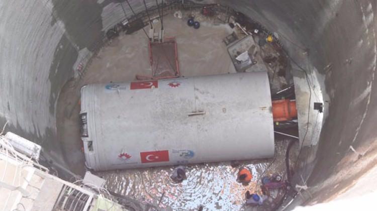 Yerli kazı makinesi göreve başladı