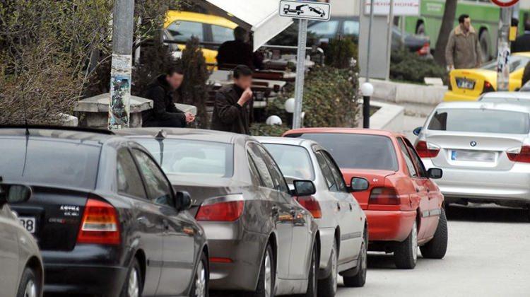 Aracını çeken çekiciyi trafikten men ettirdi!