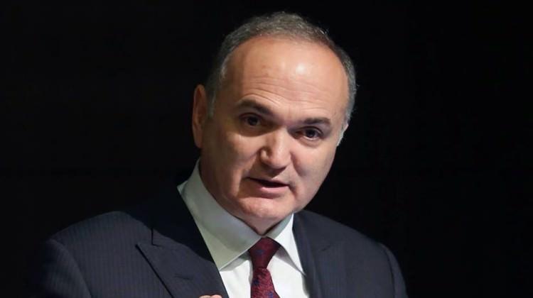 Bakan Özlü: Yerli otomobil için babayiğit bulundu