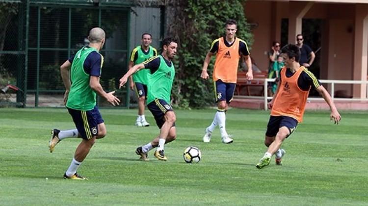 Van Persie takımla çalıştı
