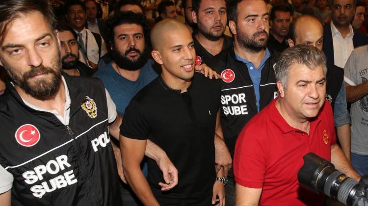 Galatasaray Feghouli'yi açıkladı! İşte maliyeti