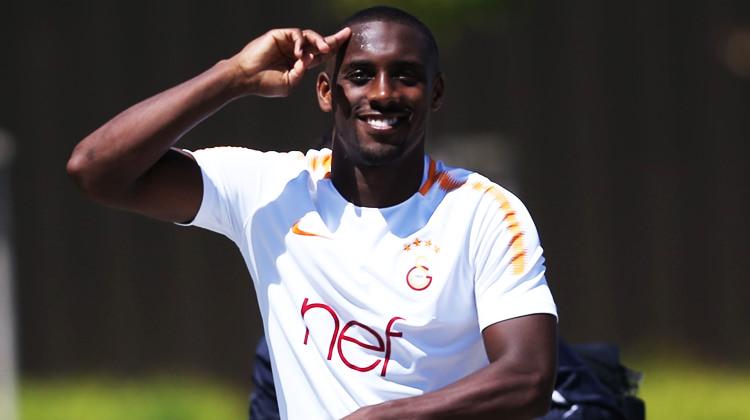 Carole'a, İspanya ve Fransa'dan talip