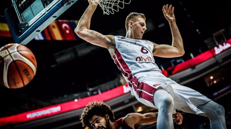 Porzingis Belçika'ya acımadı!