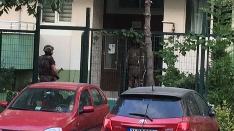 Ataköy'de binadan parka ateş açıldı: 2 yaralı!