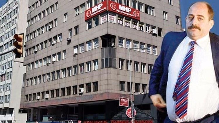 Zekeriya Öz'e 24 dükkan ve at tüyünden mont!