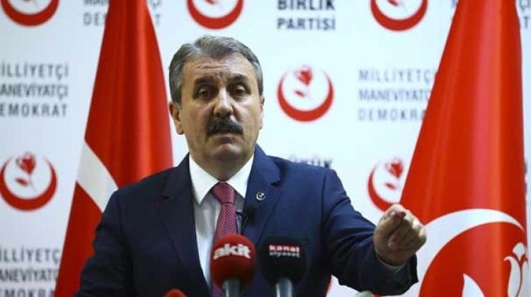 Destici: ABD, bizi köşeye sıkıştırmak istiyor