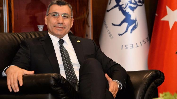 Dokuz Eylül Üniversitesi rektörü görevden alındı