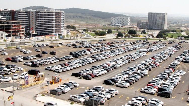 Havalimanlarında 1 saat ücretsiz otopark