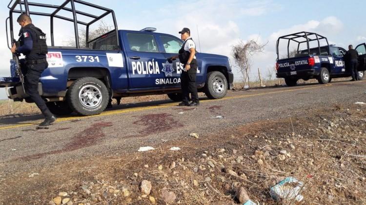 Ülke şokta: Öğrenciler polisleri kaçırdı