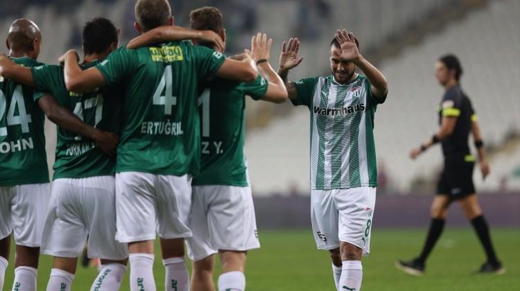 Bursaspor'dan Tarsus'a bombardıman