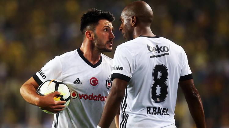 Derbide şok! Tolgay ve Babel birbirine girdi