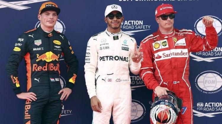Malezya'da ilk cep Lewis Hamilton'da!
