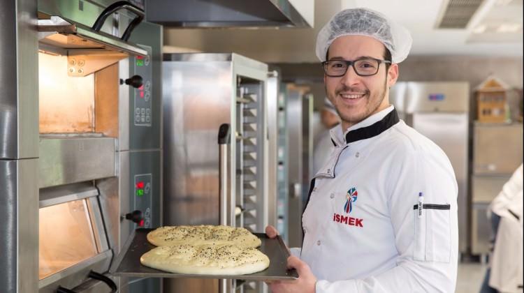 İsmek'te kayıtlar devam ediyor