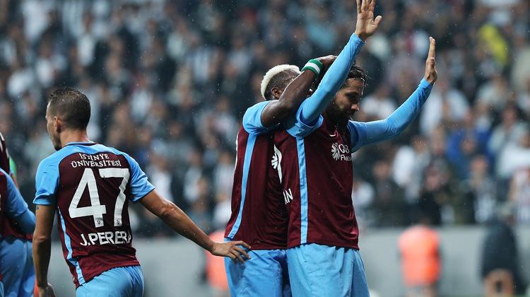 Dev maçta tarihi anlar! Gol attı ama...