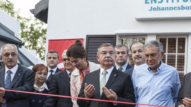 Bakan Yılmaz Yunus Emre Enstitüsü açılışında
