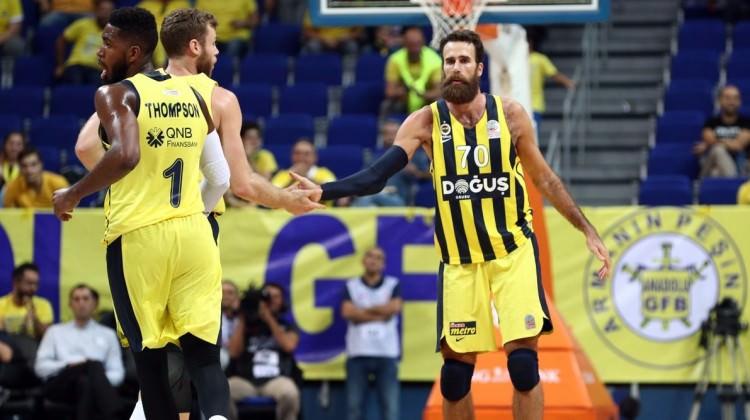 Fenerbahçe galibiyetle başladı