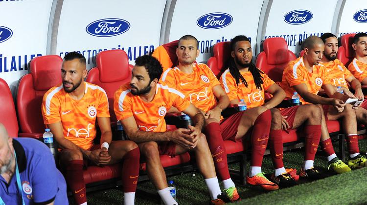 Galatasaray'da karar verildi! İki ayrılık birden