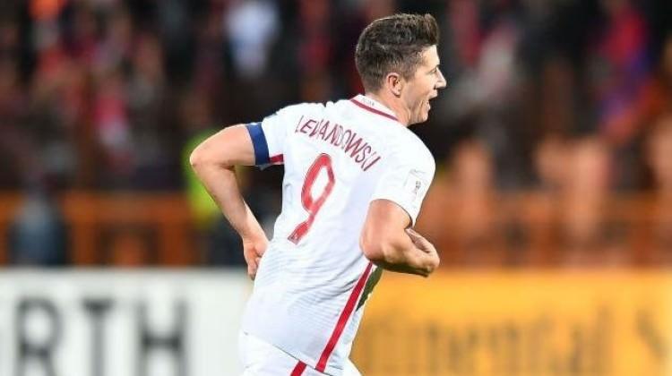 Lewandowski tarih yazdı, Polonya dağıttı!