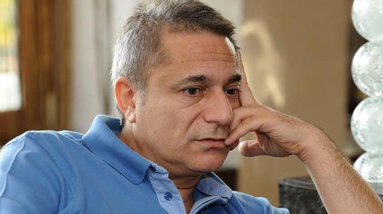 Mehmet Ali Erbil hastaneye kaldırıldı!