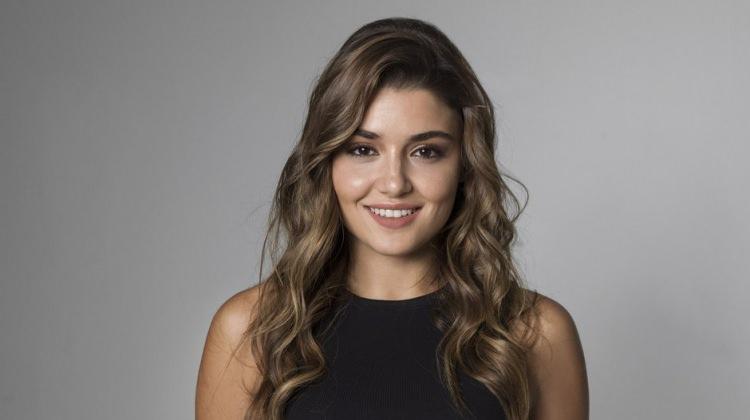 Hande Erçel kimdir? Aslen nereli ve kaç yaşında?