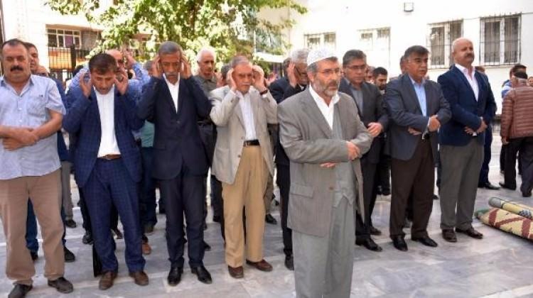 Peşmergeler için gıyabi cenaze namazı kıldılar!