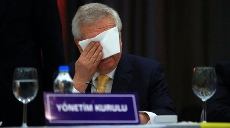 Aziz Yıldırım gözyaşlarını tutamadı...