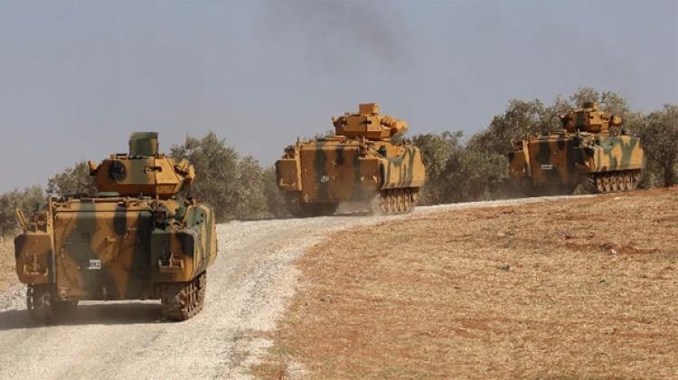 TSK, Afrin'de PYD mevzilerini vurmaya başladı!