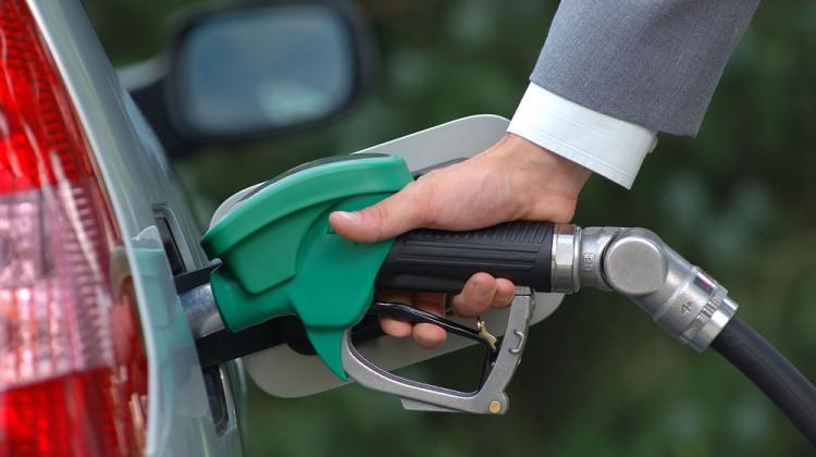 Benzin ve motorine indirim geliyor Benzin ve motorine indirim geliyor