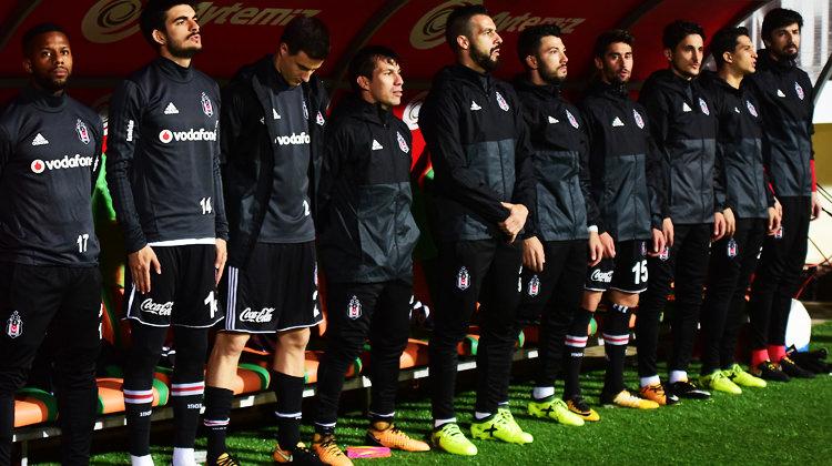 Beşiktaş'ta şok! 2 yıldız oyuna girmek istemedi