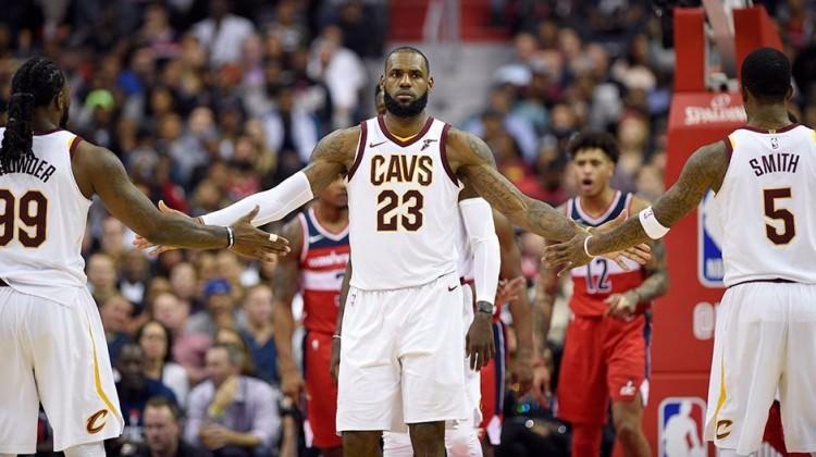 Lebron Cleveland'a galibiyeti hatırlattı!