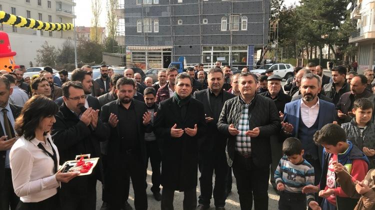 Çubuk Kaymakamı Çenet, iş yeri açılışına katıldı