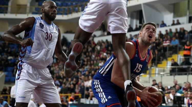 Anadolu Efes, Trabzonspor'u uzatmada yendi