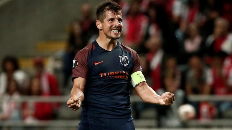 Emre Belözoğlu'ndan yabancı sınırı açıklaması