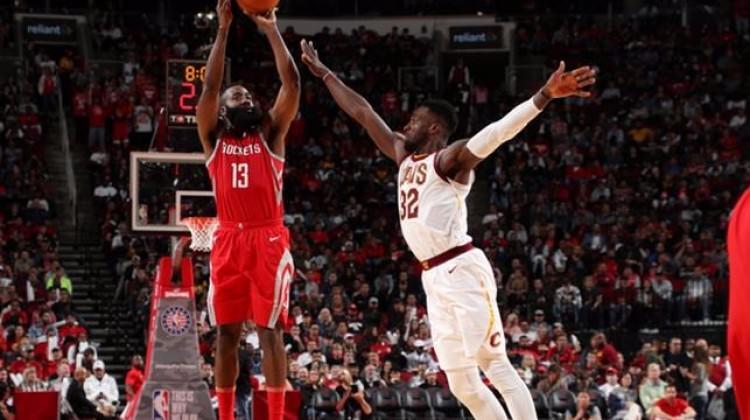 James Harden, LeBron James'i yıktı