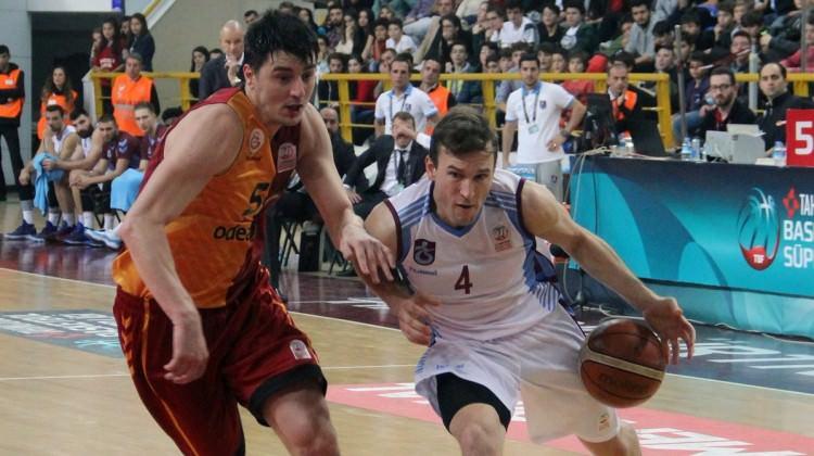 Trabzonspor'dan G.Saray'a tarihi fark!