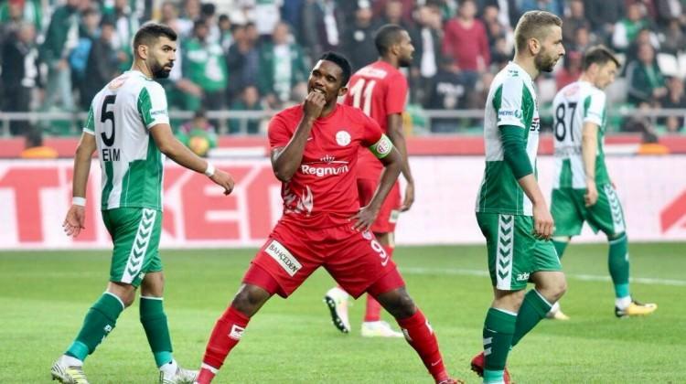Antalyaspor puanı Eto'o ile kurtardı!