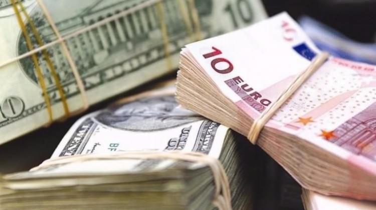 Euro yeni rekor kırdı, dolar rekor düzeyde!