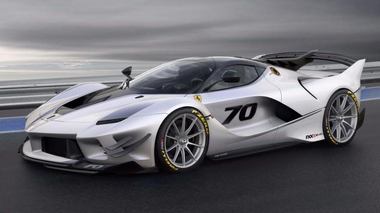 Ferrari FXX-K Evo'yu tanıttı