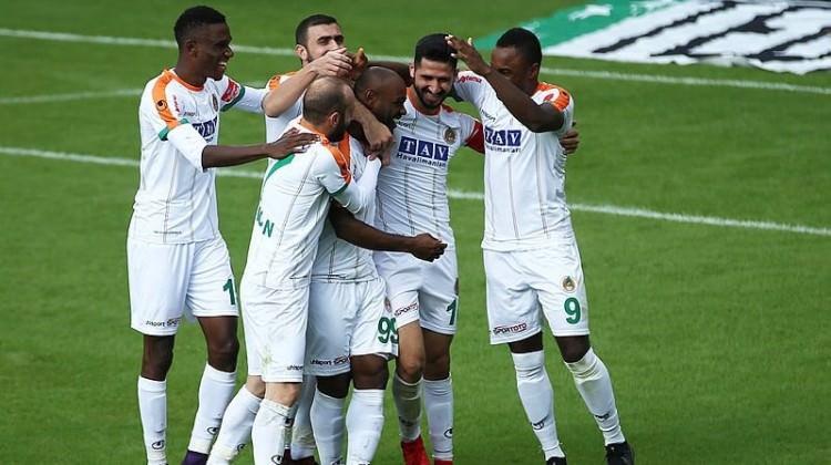 Alanyaspor Vagner Love ile güldü!