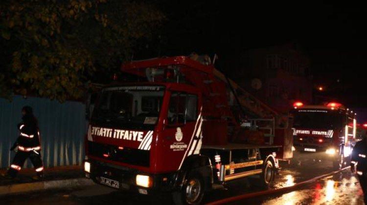 Sarıyer'de dernek deposunda yangın çıktı
