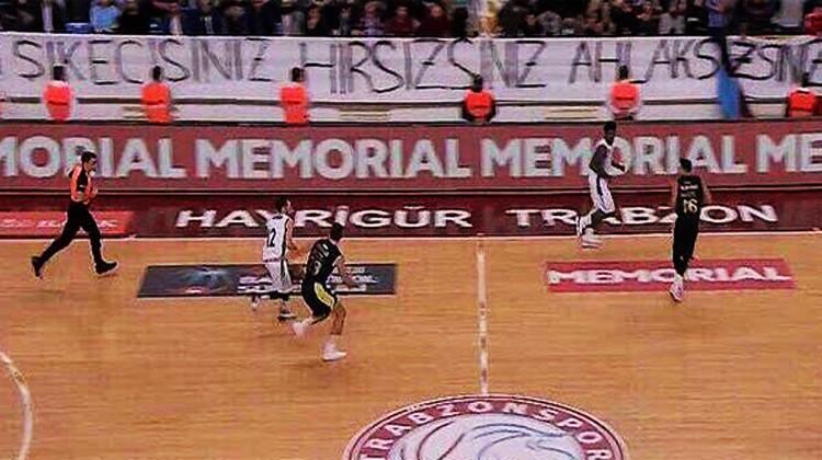 Ortalığı karıştıran pankartla ilgili açıklama!