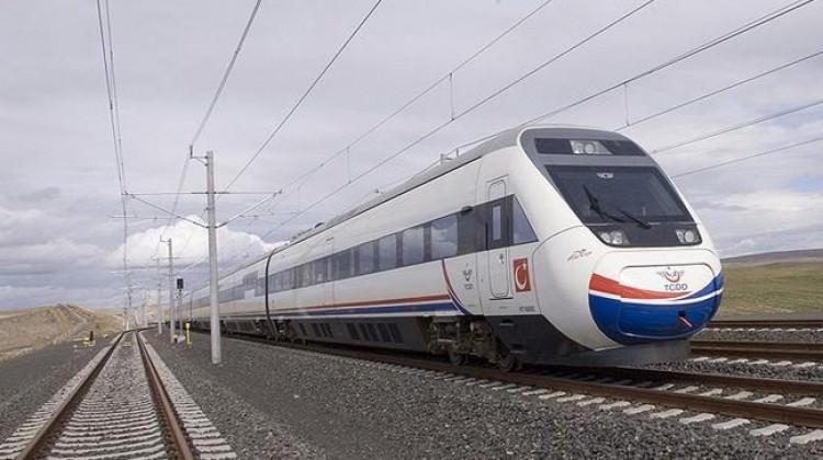 Bakan Arslan’dan hızlı tren müjdesi