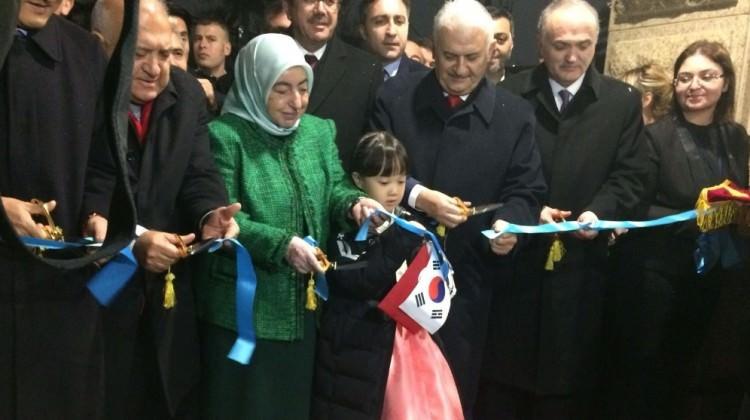 Başbakan Seul Büyükelçiliğini “Ayla” ile açtı