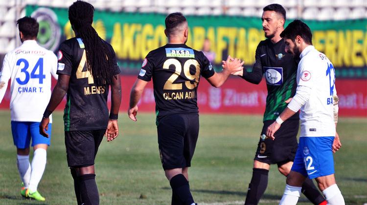 Akhisarspor sürprize izin vermedi! Evinde turladı